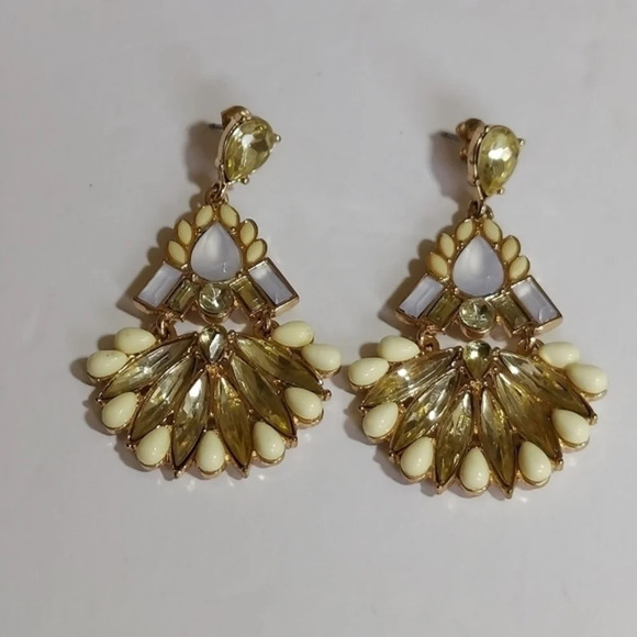 Bejeweled Pierced Chandelier Earrings Make a Statement‎ - Picture 7 of 7